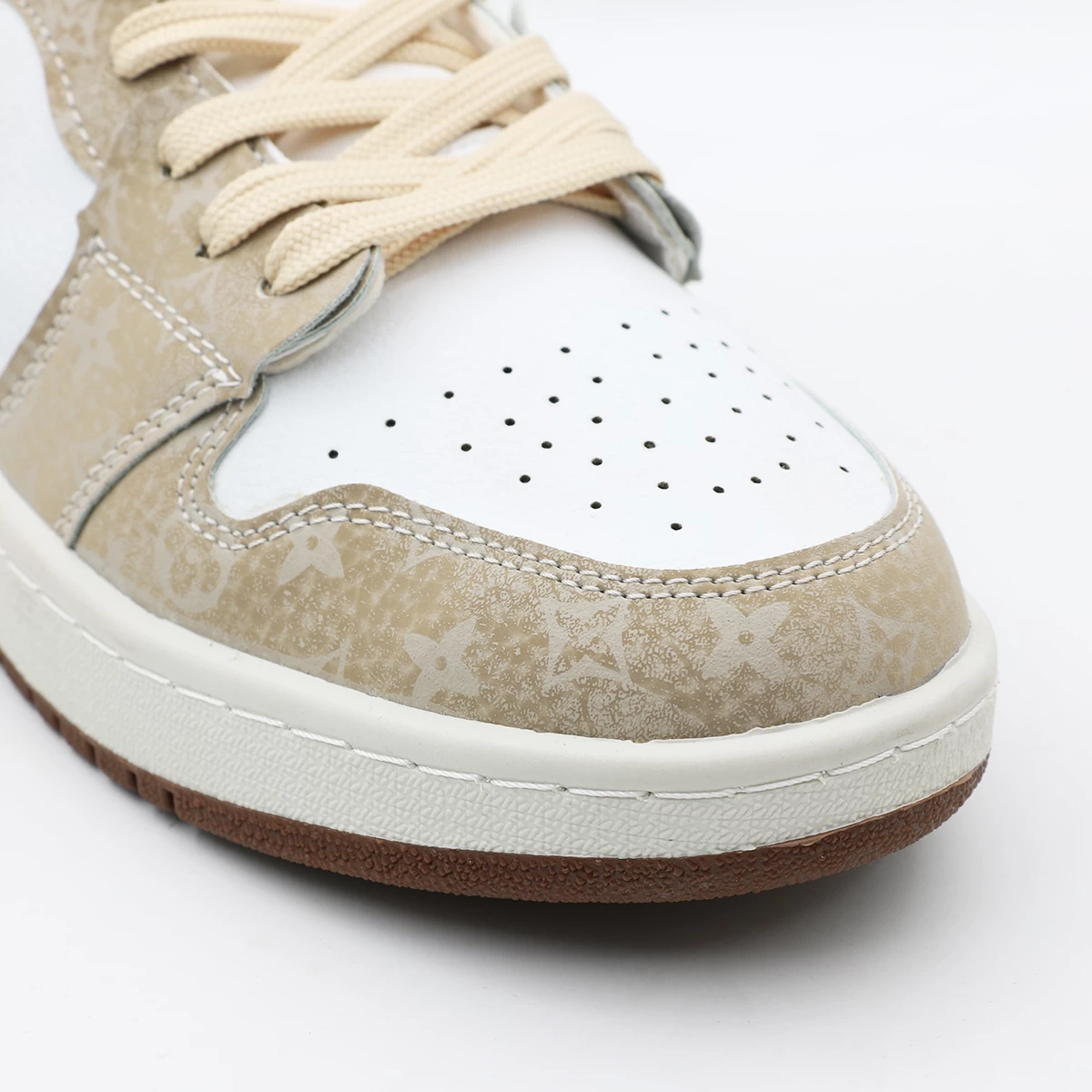 کتانی نایک جردن سفید کرم Nike Air Jordan