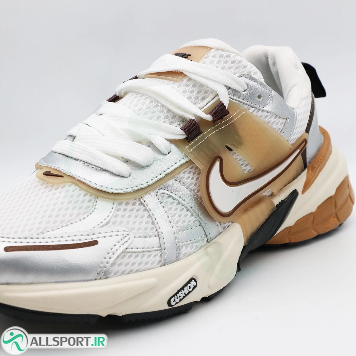 کتانی نایک سفید قهوه ای نقره ای Nike V2K