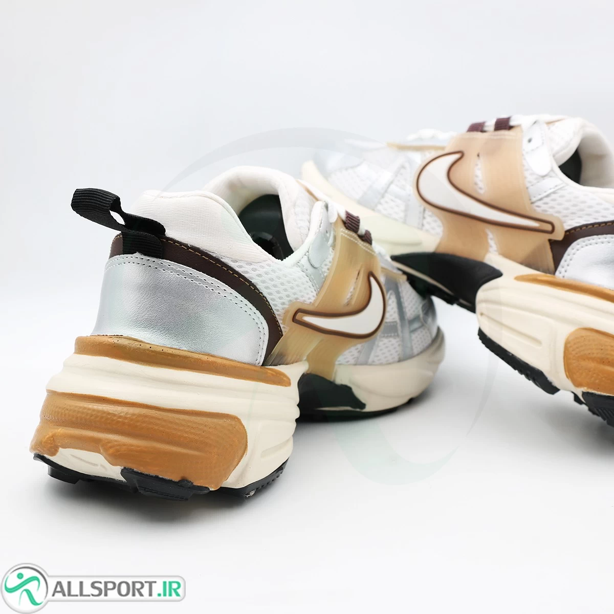 کتانی نایک سفید قهوه ای نقره ای Nike V2K