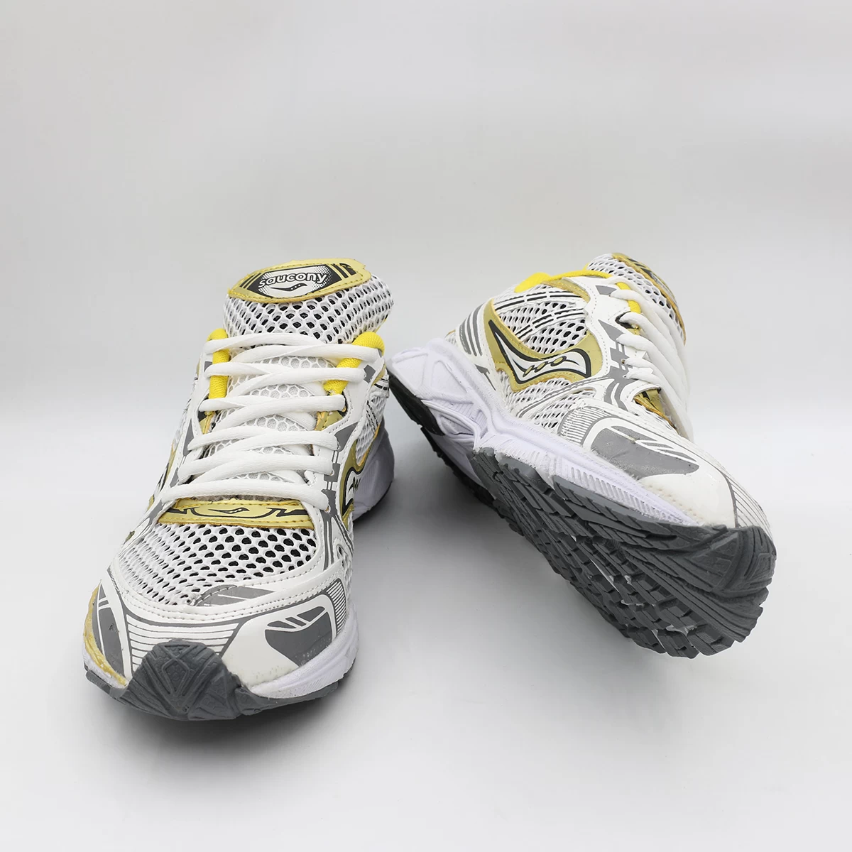 کتانی ساکونی سفید زرد Saucony Guide 5