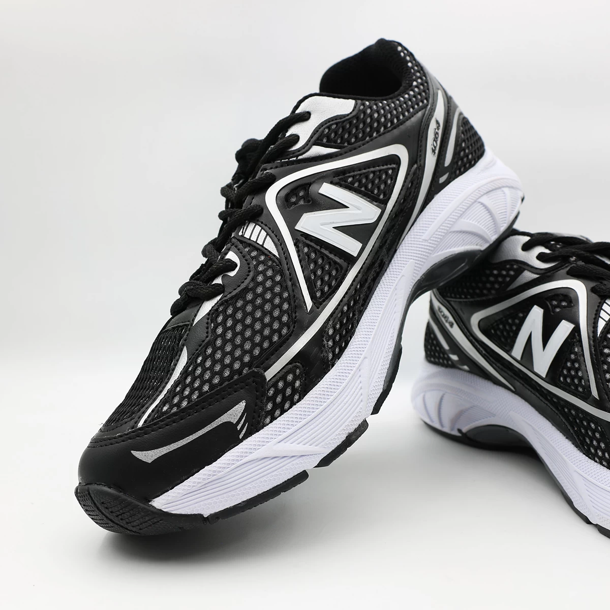 کتانی نیوبالانس مشکی New Balance 1064