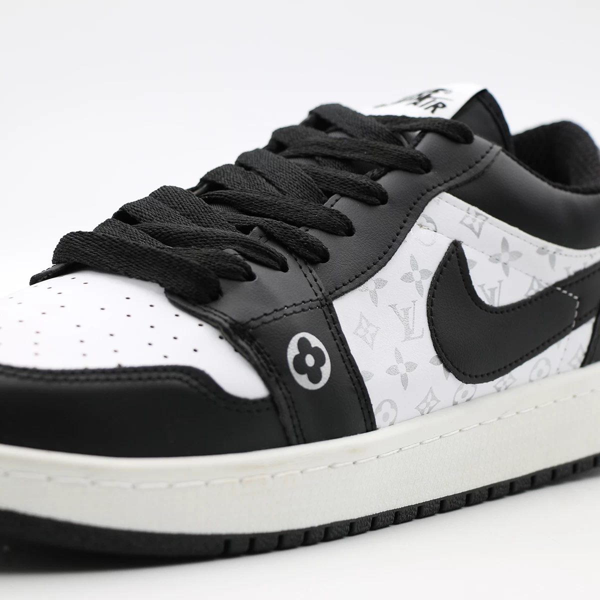 کتانی نایک جردن مشکی سفید Nike Air Jordan