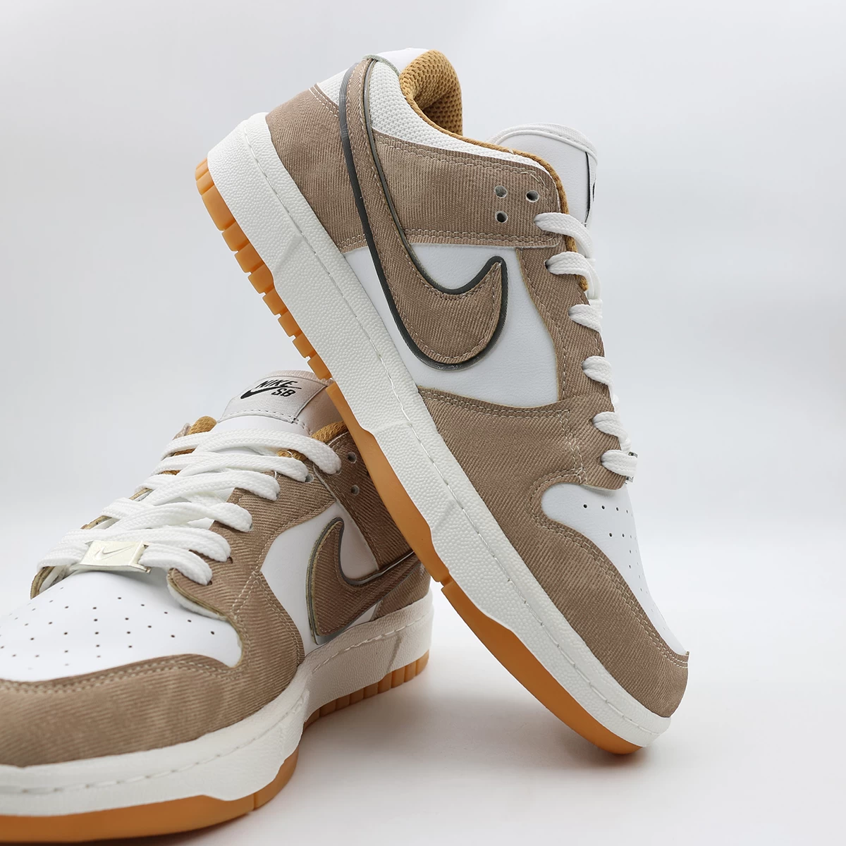 کتانی نایک جردن سفید کارامل Nike Sb Jordan
