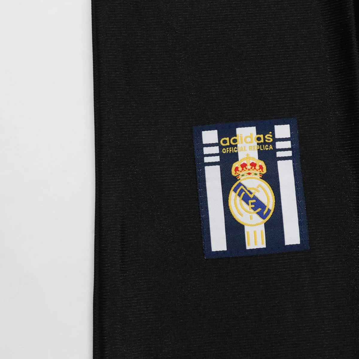 لباس دوم پلیری کلاسیک رئال مادرید Real Madrid Classic 2000 Kit