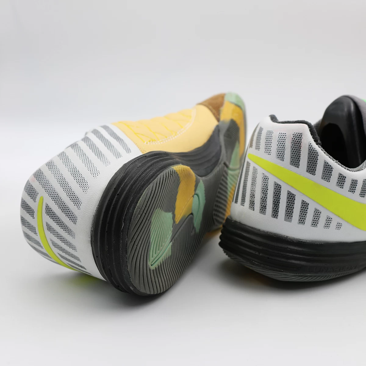 کفش فوتسال نایک لونارگتو Nike Lunar Yellow
