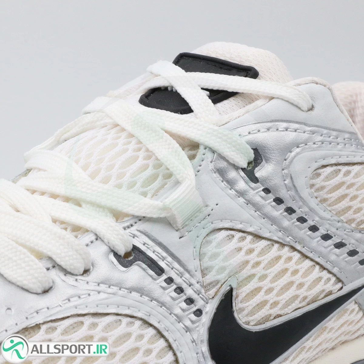کتانی نایک سفید مشکی Nike V5K