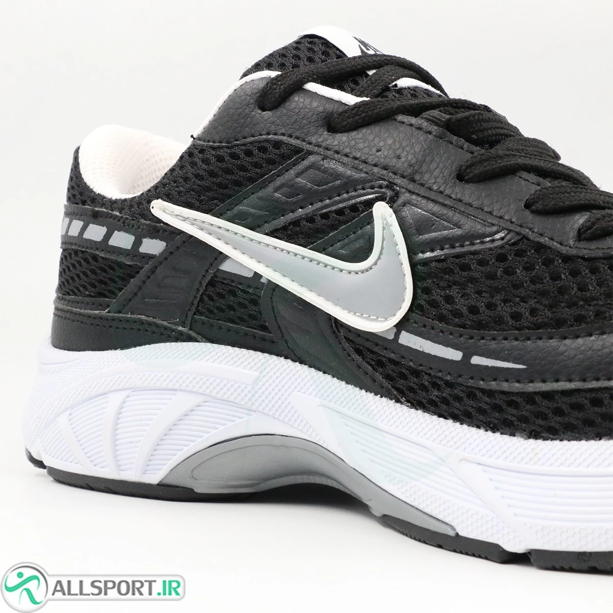 کتانی نایک مشکی Nike V1000