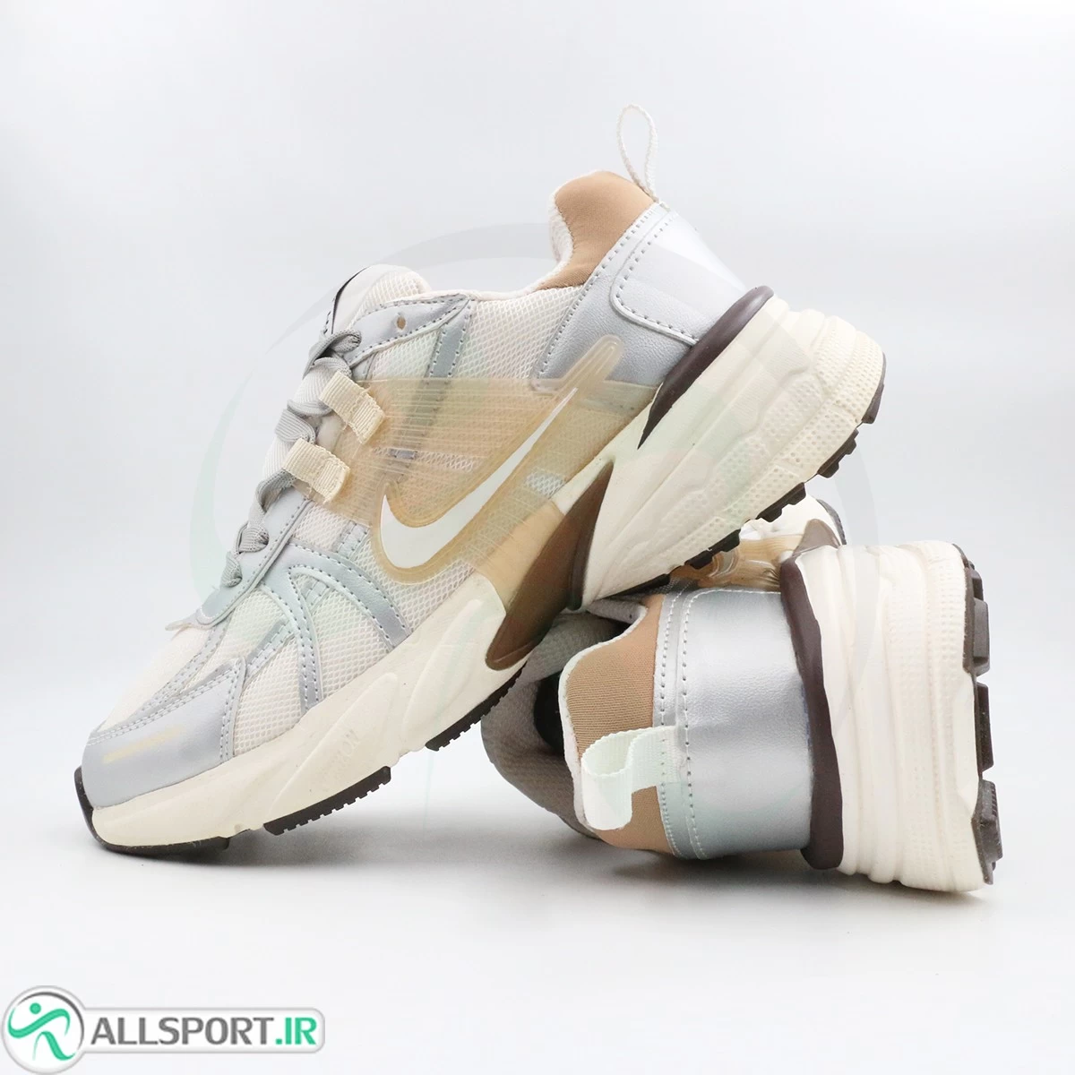 کتانی نایک کرم نقره ای سفید Nike V2K