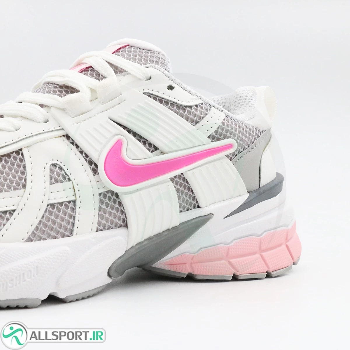 کتانی نایک سفید طوسی صورتی Nike V2k