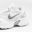 کتانی نایک سفید طوسی Nike V5K