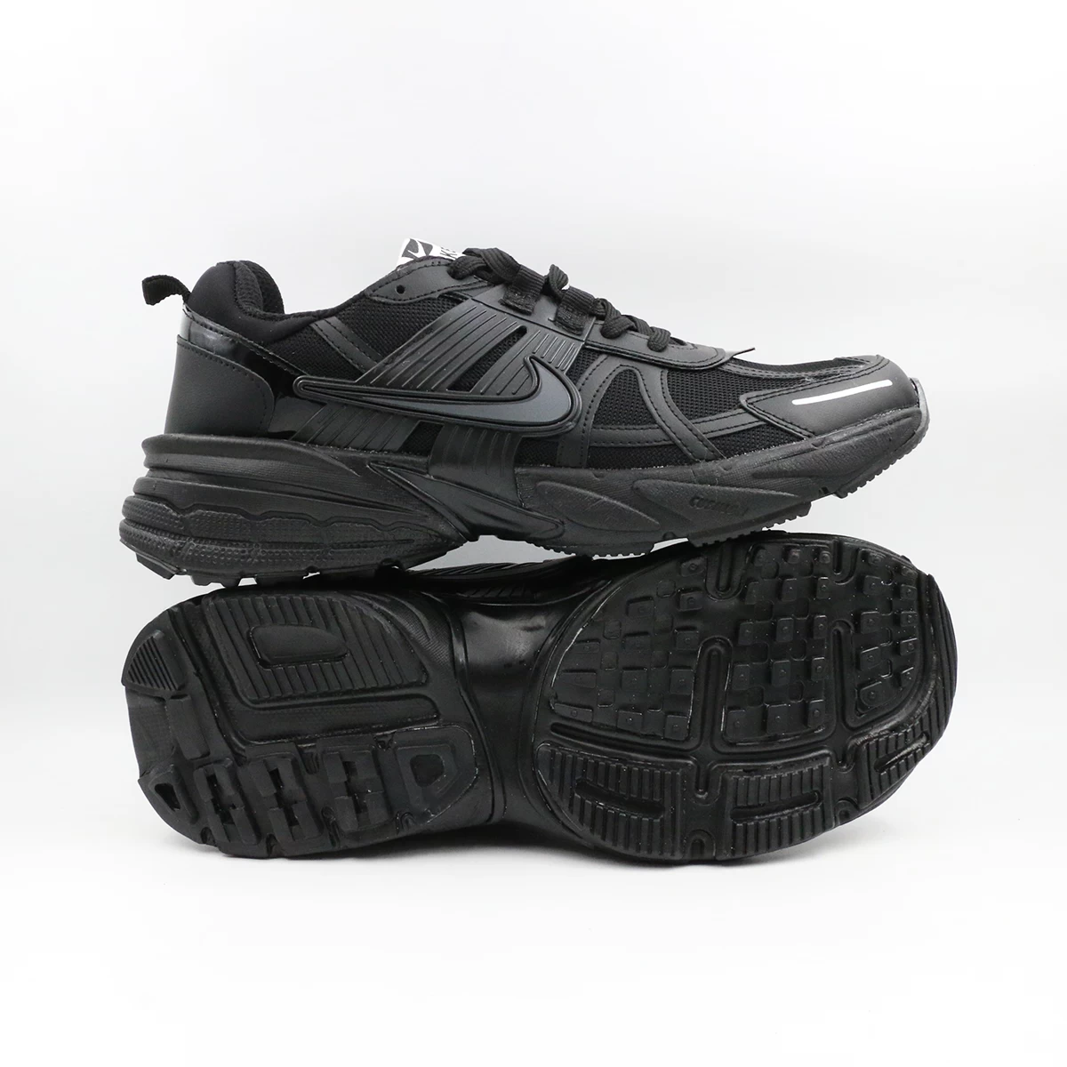 کتانی نایک مشکی Nike V2k