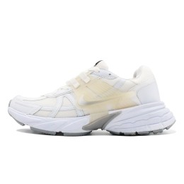 کتانی نایک سفید Nike V2K