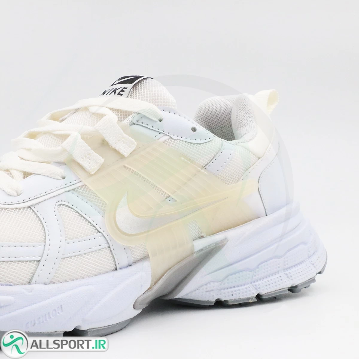 کتانی نایک سفید Nike V2K