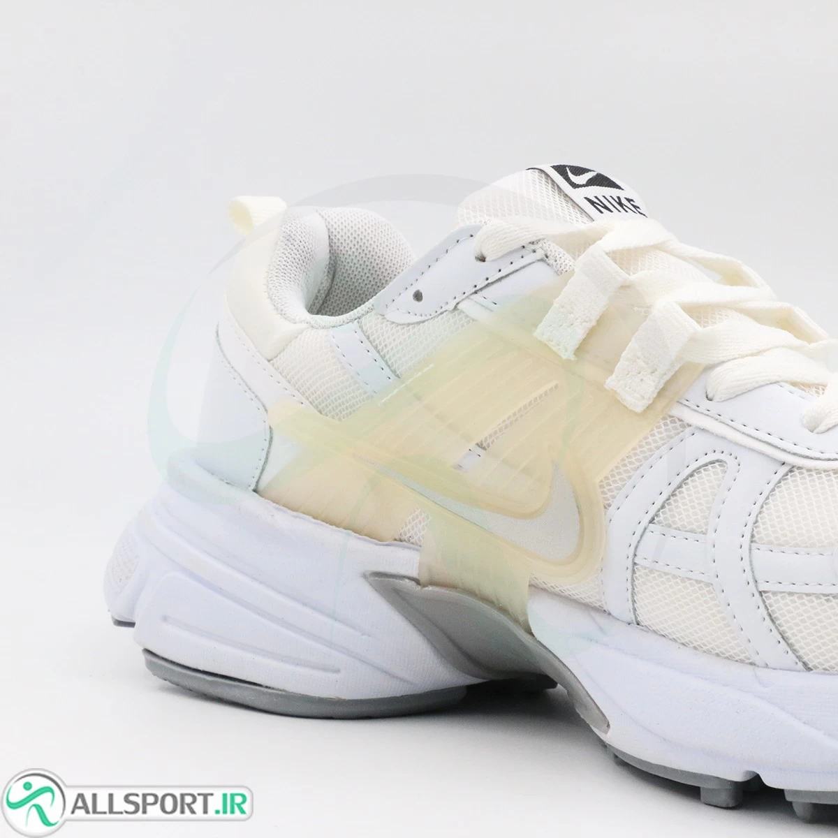کتانی نایک سفید Nike V2K