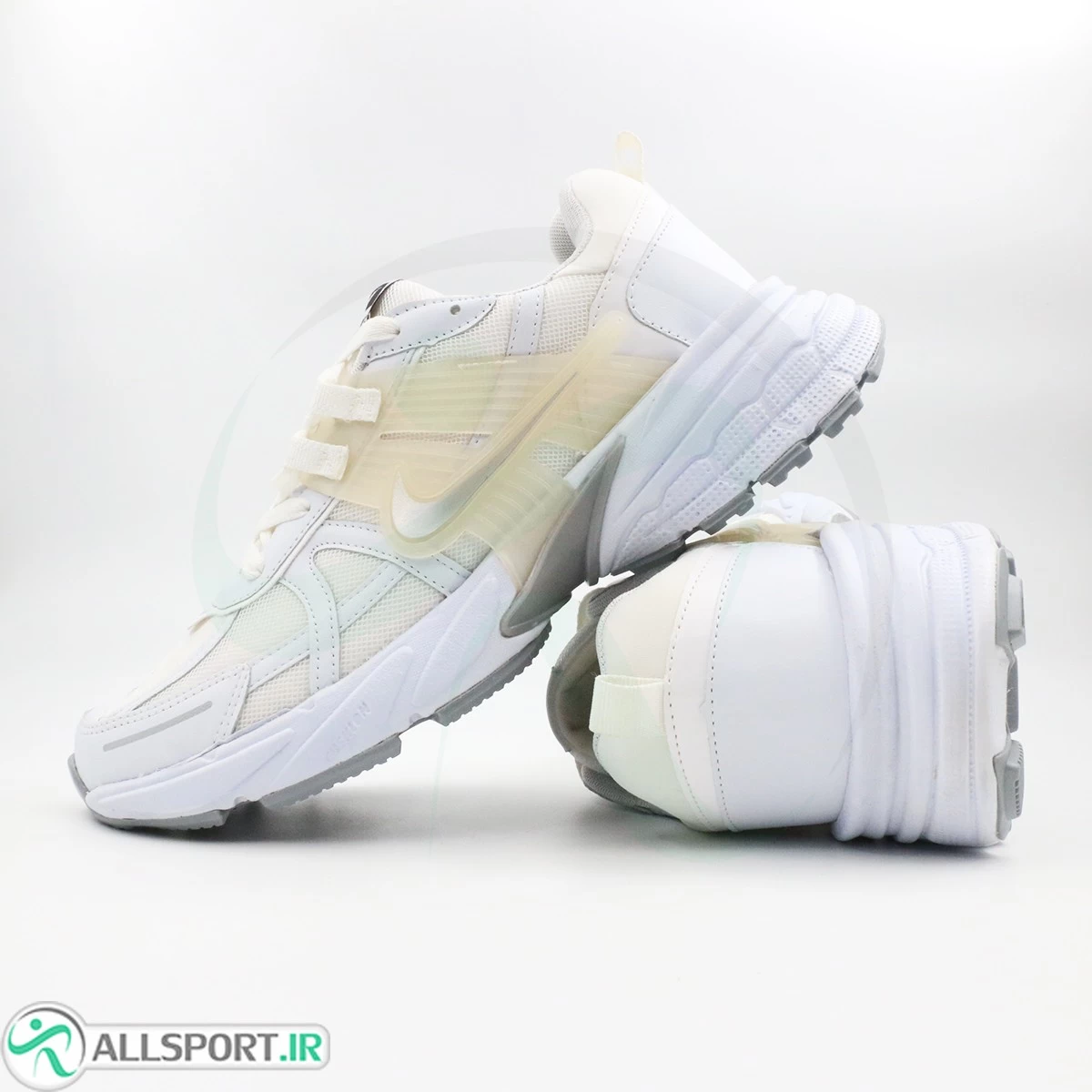 کتانی نایک سفید Nike V2K
