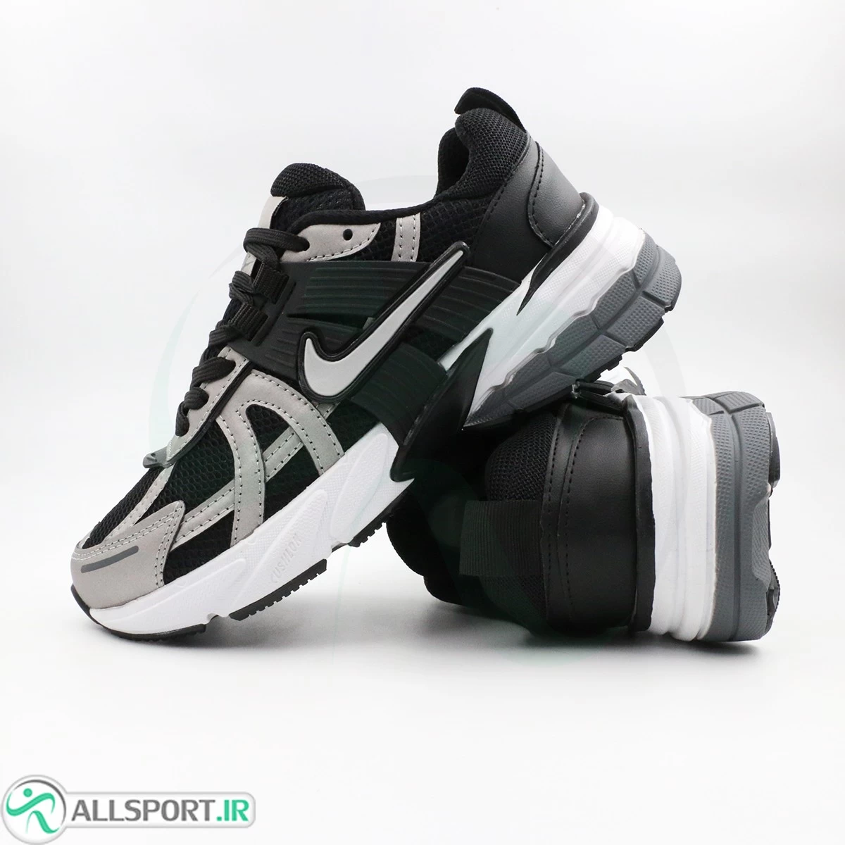 کتانی نایک نقره ای مشکی مات Nike V2k
