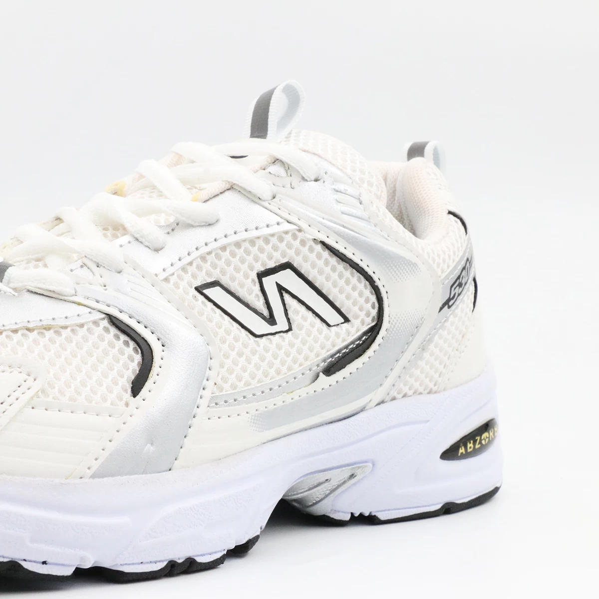کتانی نیوبالانس سفید طوسی مشکی New Balance 530