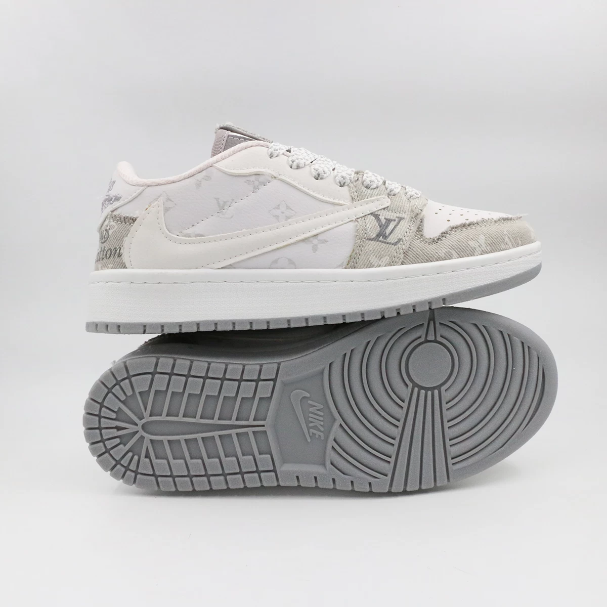کتانی نایک ترویس سفید طوسی Nike Travis Lv