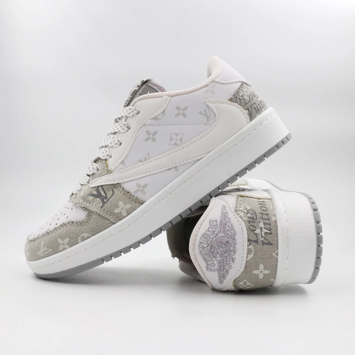 کتانی نایک ترویس سفید طوسی Nike Travis Lv