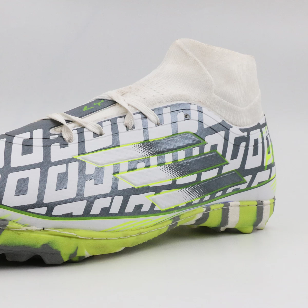 کفش چمن مصنوعی آدیداس سفید Adidas F50 Black