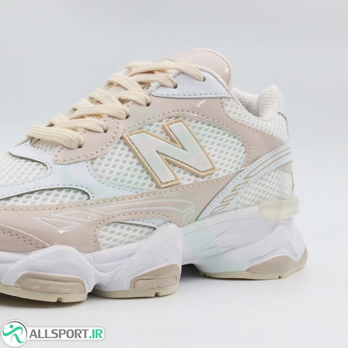 کتانی رانینگ نیوبالانس کرم سفید New Balance R