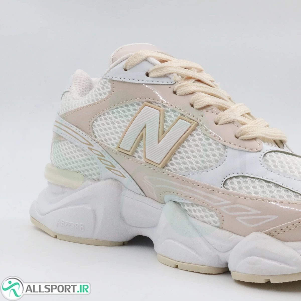 کتانی رانینگ نیوبالانس کرم سفید New Balance R