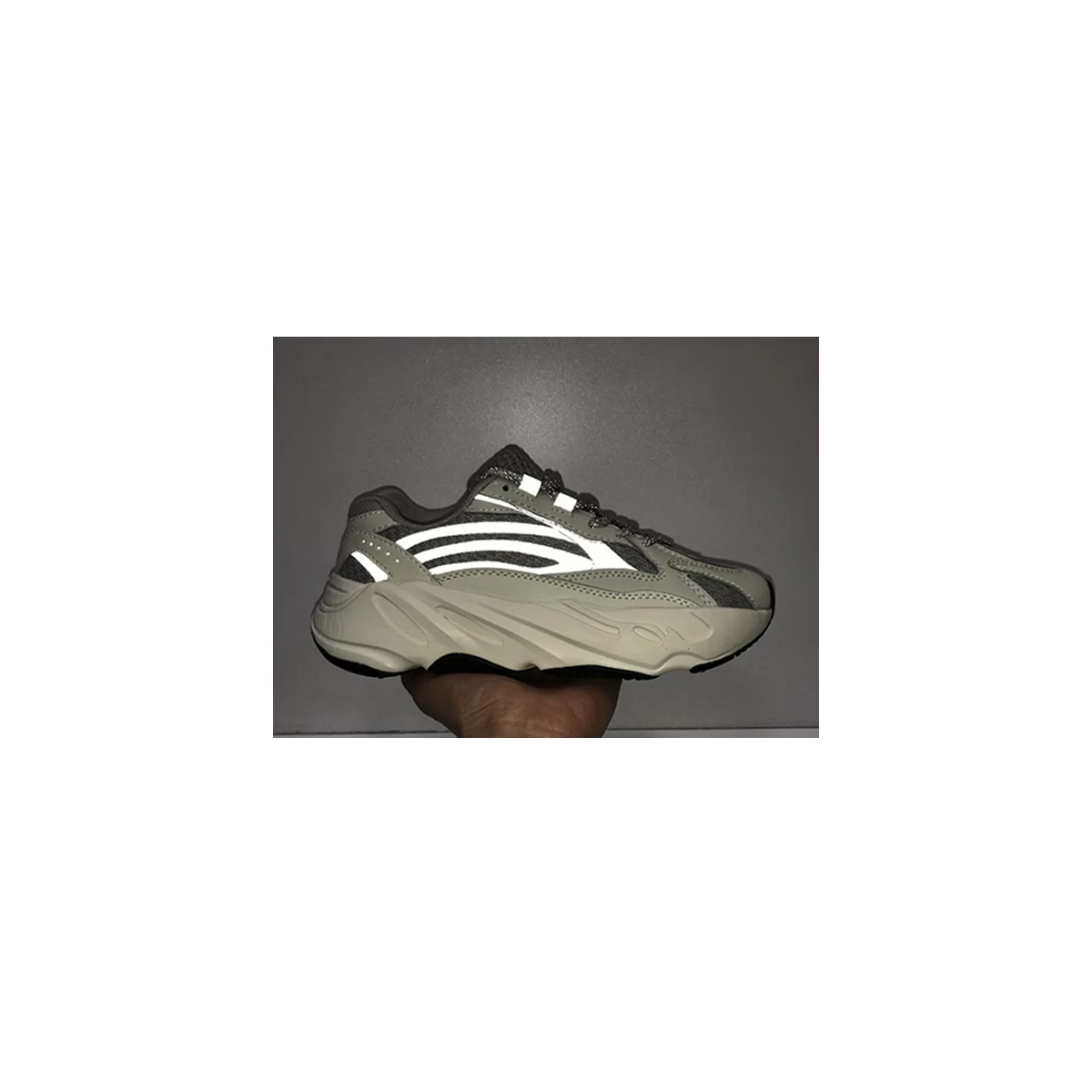 کتانی رانینگ آدیداس Adidas Yeezy 700 V2 Static