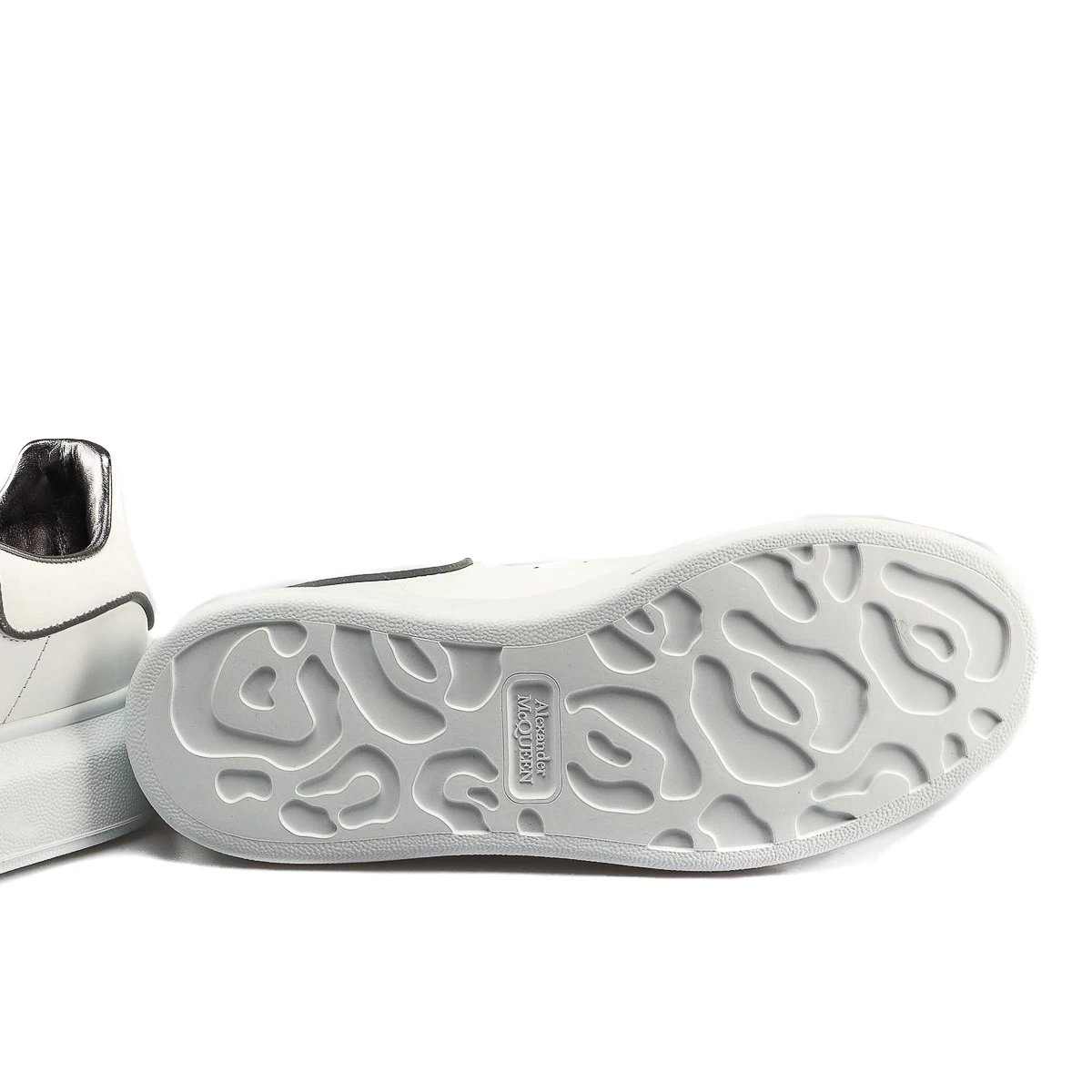 کتانی رانینگ زنانه الکساندر طرح اصلی سفید مشکی Alexander Mcqueen Raised Sole White Black Sneaker
