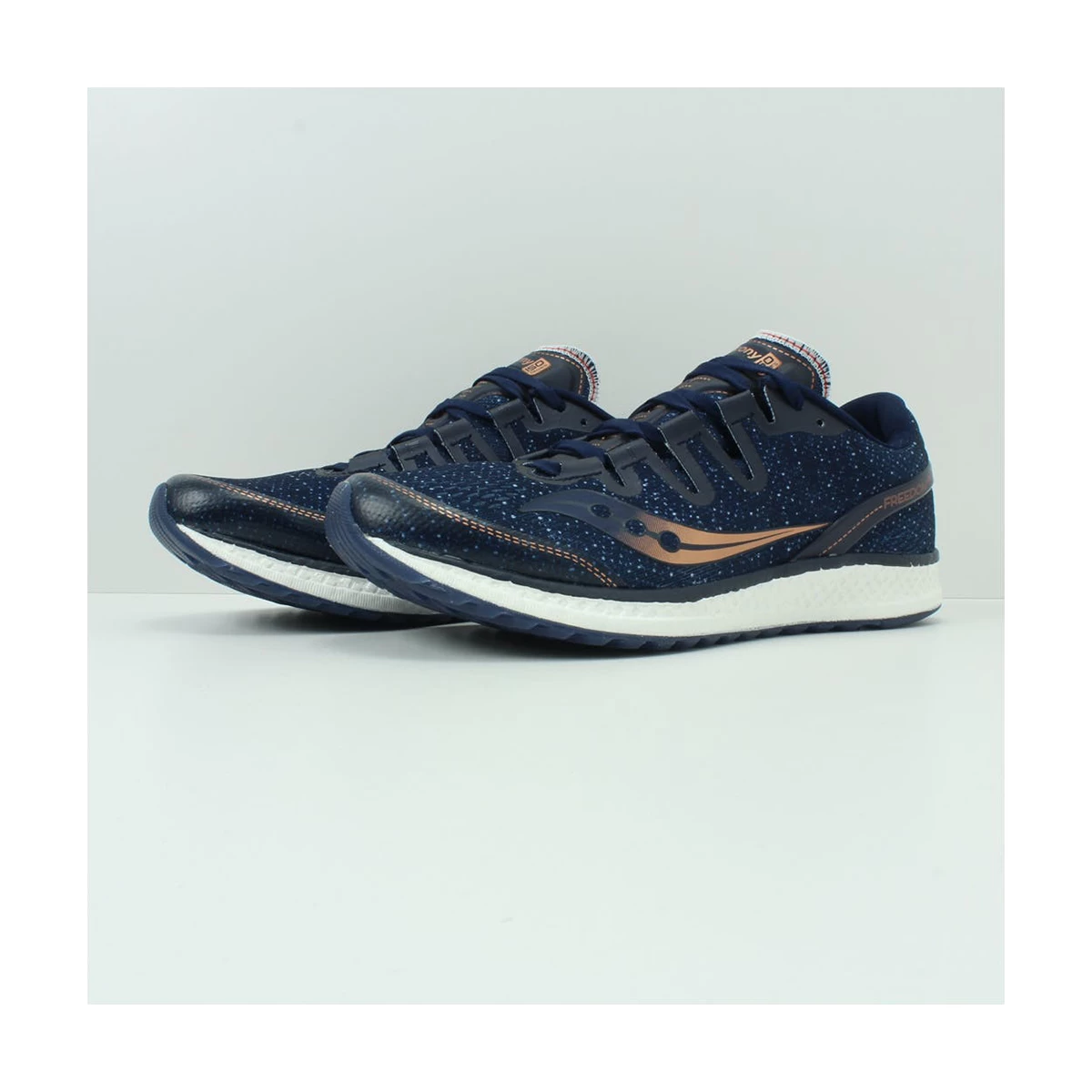 کتانی رانینگ مردانه ساکونی Saucony Freedom ISO S20355-30