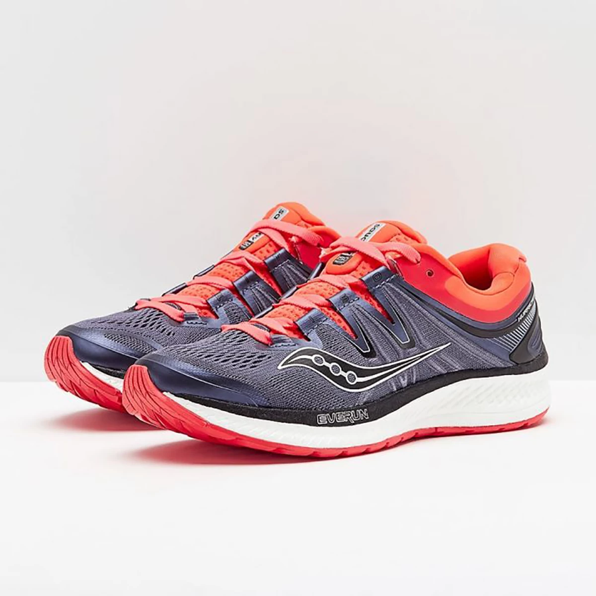 کتانی رانینگ زنانه ساکونی Saucony Hurricane S10411-2