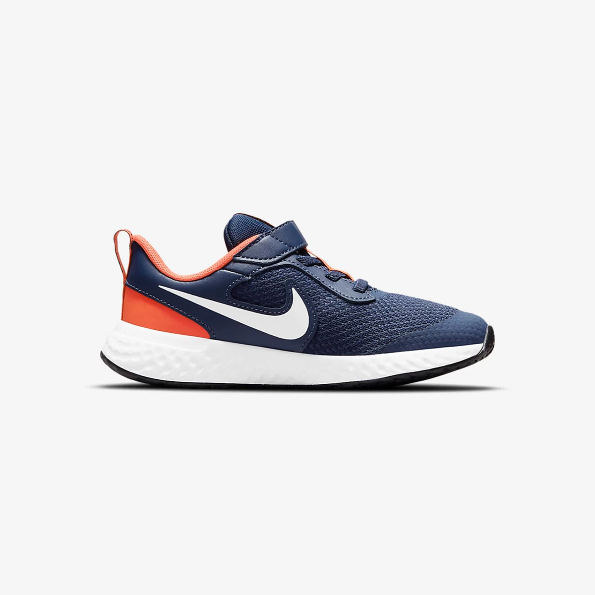 کتانی رانینگ بچه گانه نایک Nike Revolution 5 BQ5672-410