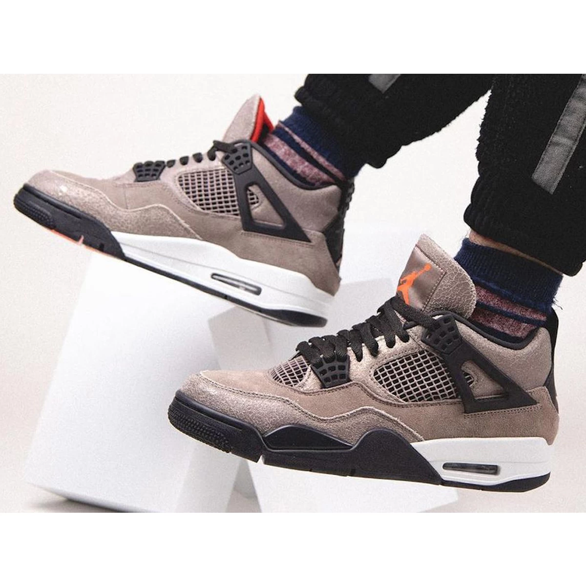 کفش بسکتبال نایک طرح اصلی Nike Air Jordan 4 Retro SE Brown Black