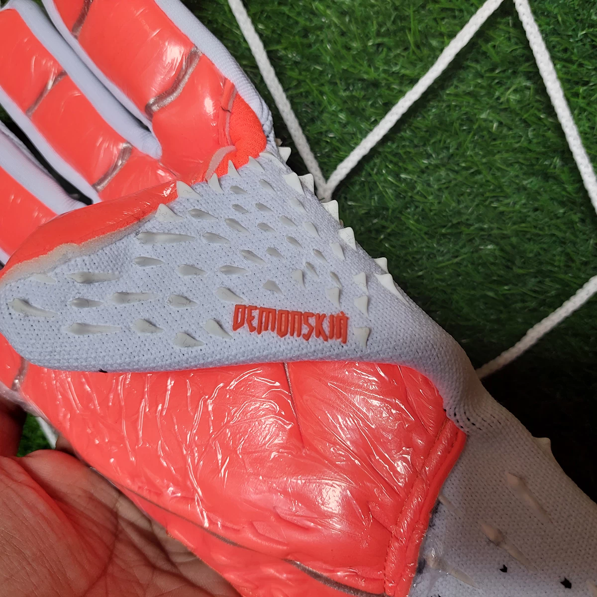دستکش دروازه بانی آدیداس پردیتور طرح اصلی Adidas Predator Orang