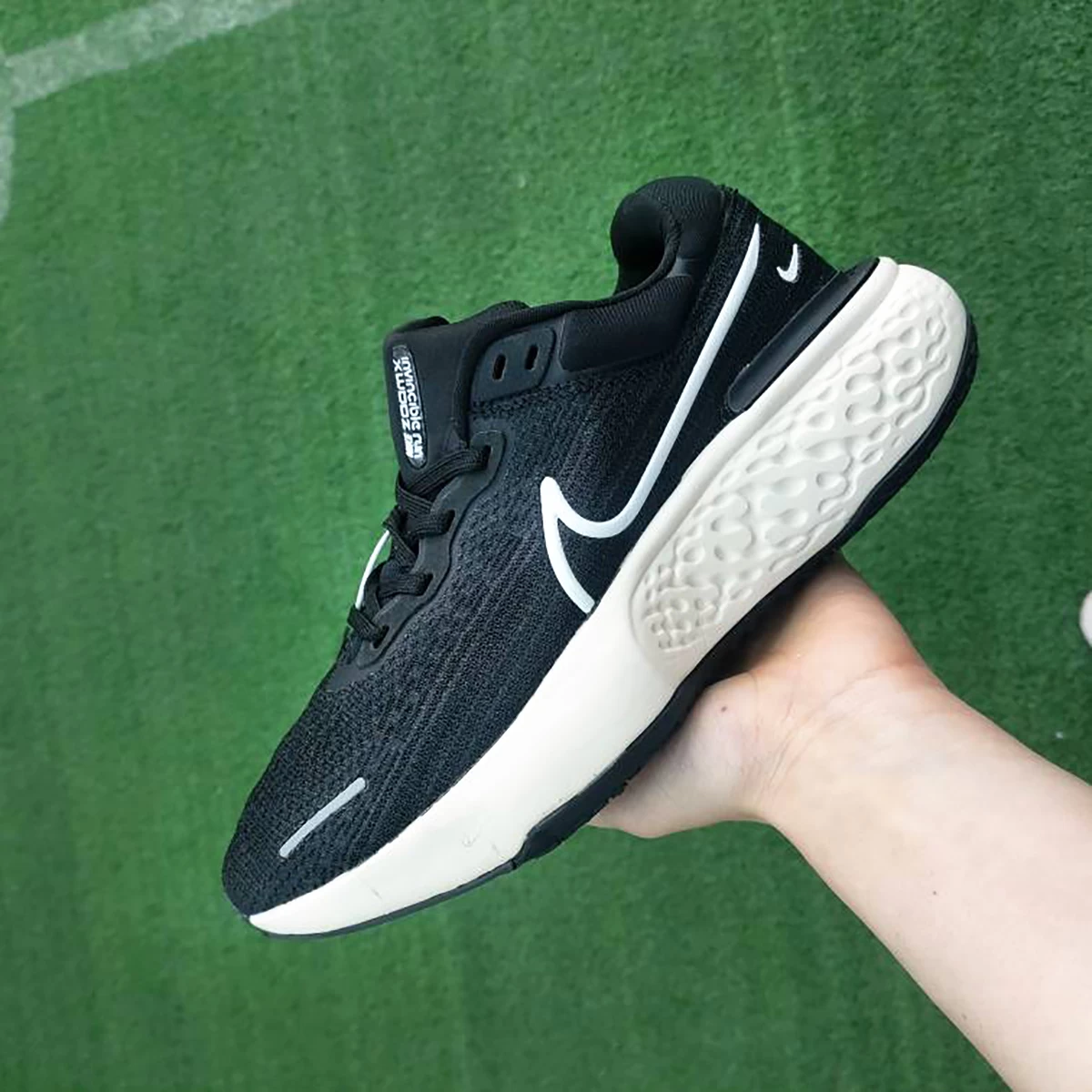 کتانی رانینگ زنانه نایک طرح اصلی Nike Zoom X Black White