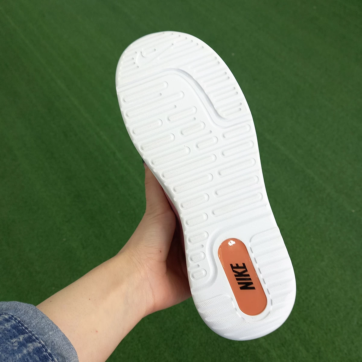 کتانی رانینگ زنانه نایک طرح اصلی Nike Amixa Pink