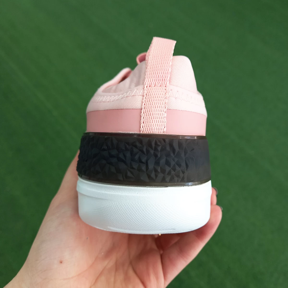 کتانی رانینگ زنانه نایک طرح اصلی Nike Amixa Pink