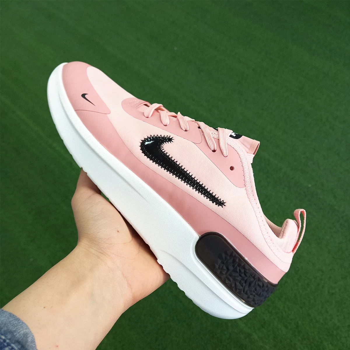 کتانی رانینگ زنانه نایک طرح اصلی Nike Amixa Pink