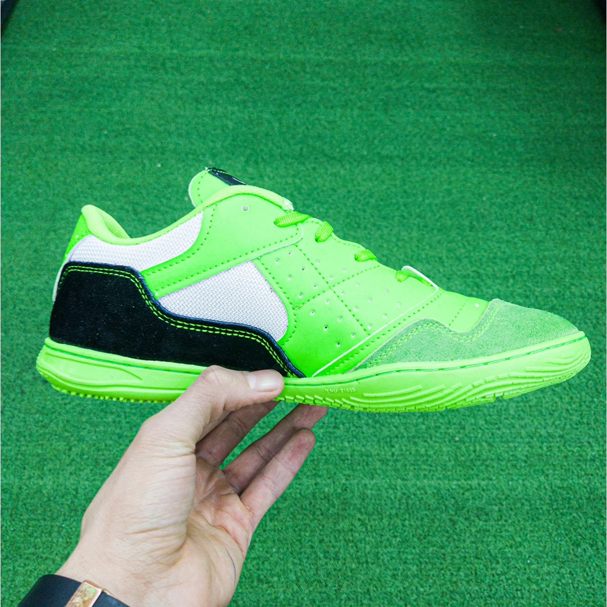 کفش فوتسال اتلتا طرح اصلی  Athleta O-Rei T003 IC Green White