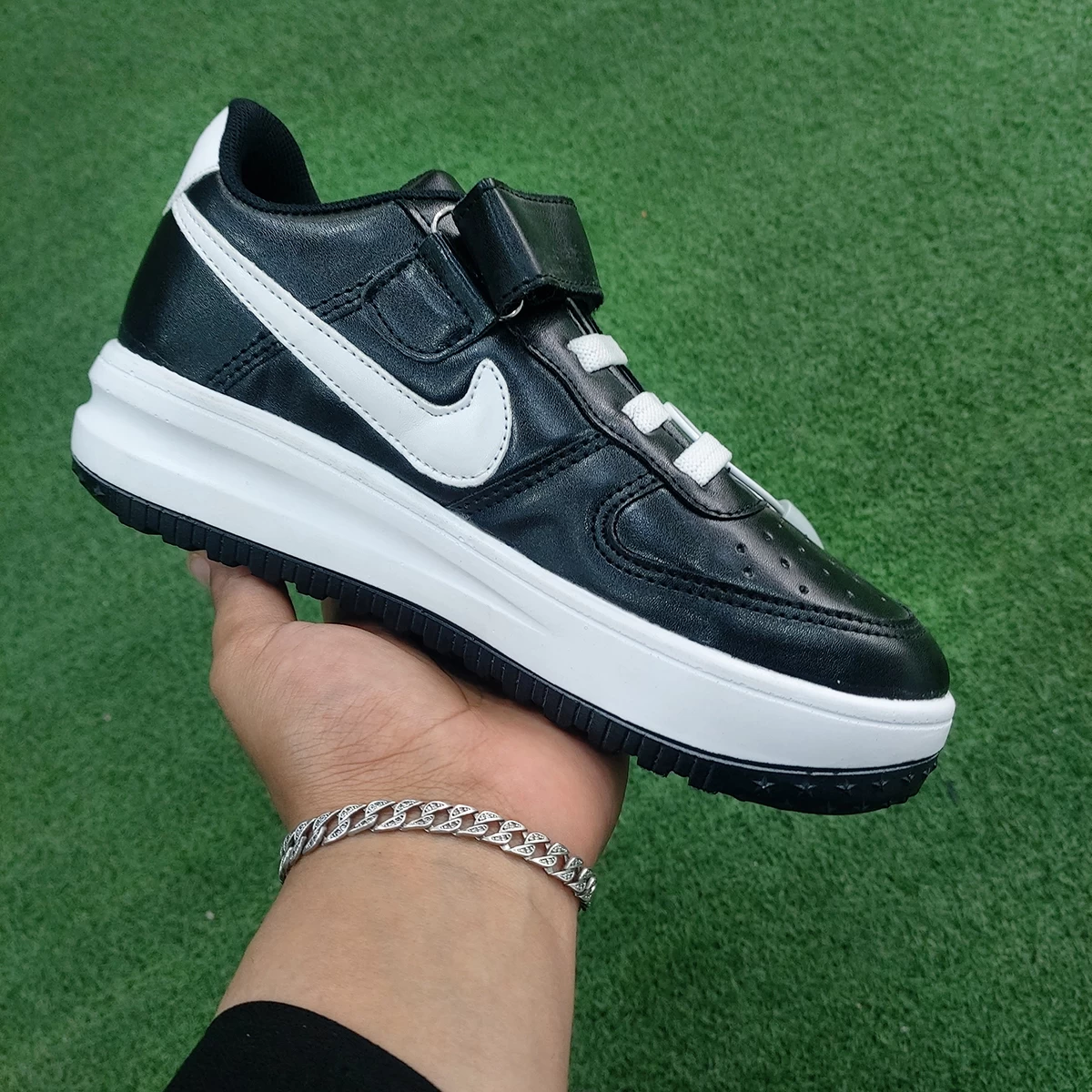 کتانی رانینگ بچه گانه نایک طرح اصلی Nike Air Black White