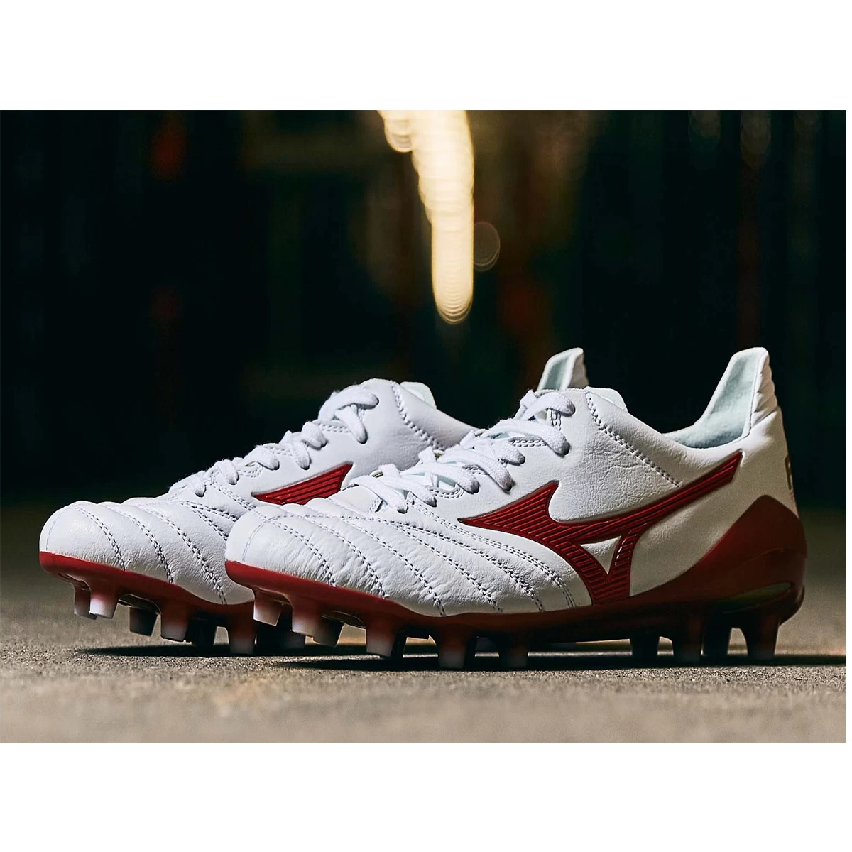 کفش فوتبال میزانو مورلیا طرح اصلی  Mizuno Morelia Neo White Red