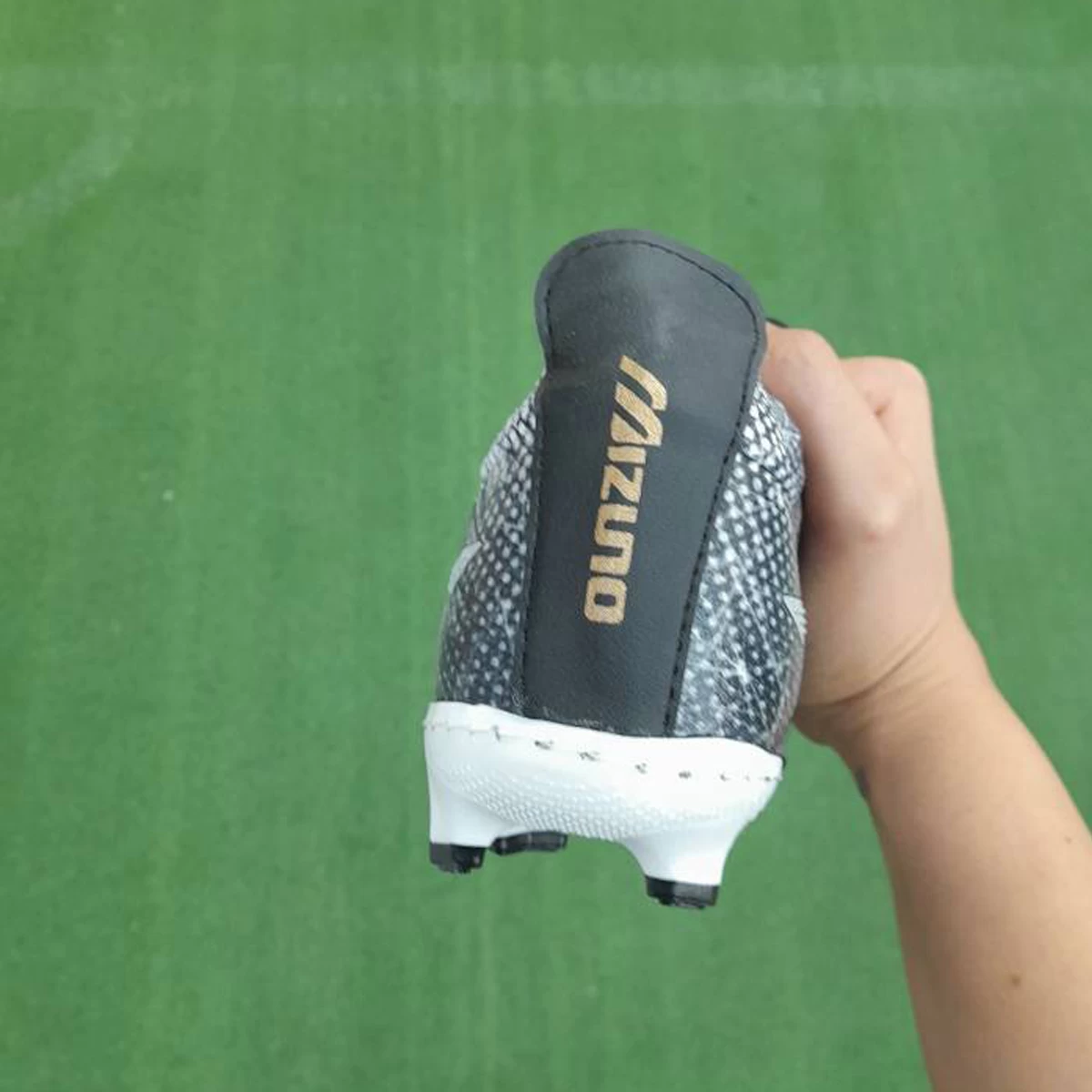 کفش فوتبال میزانو مورلیا طرح اصلی Mizuno Morelia FG Black White