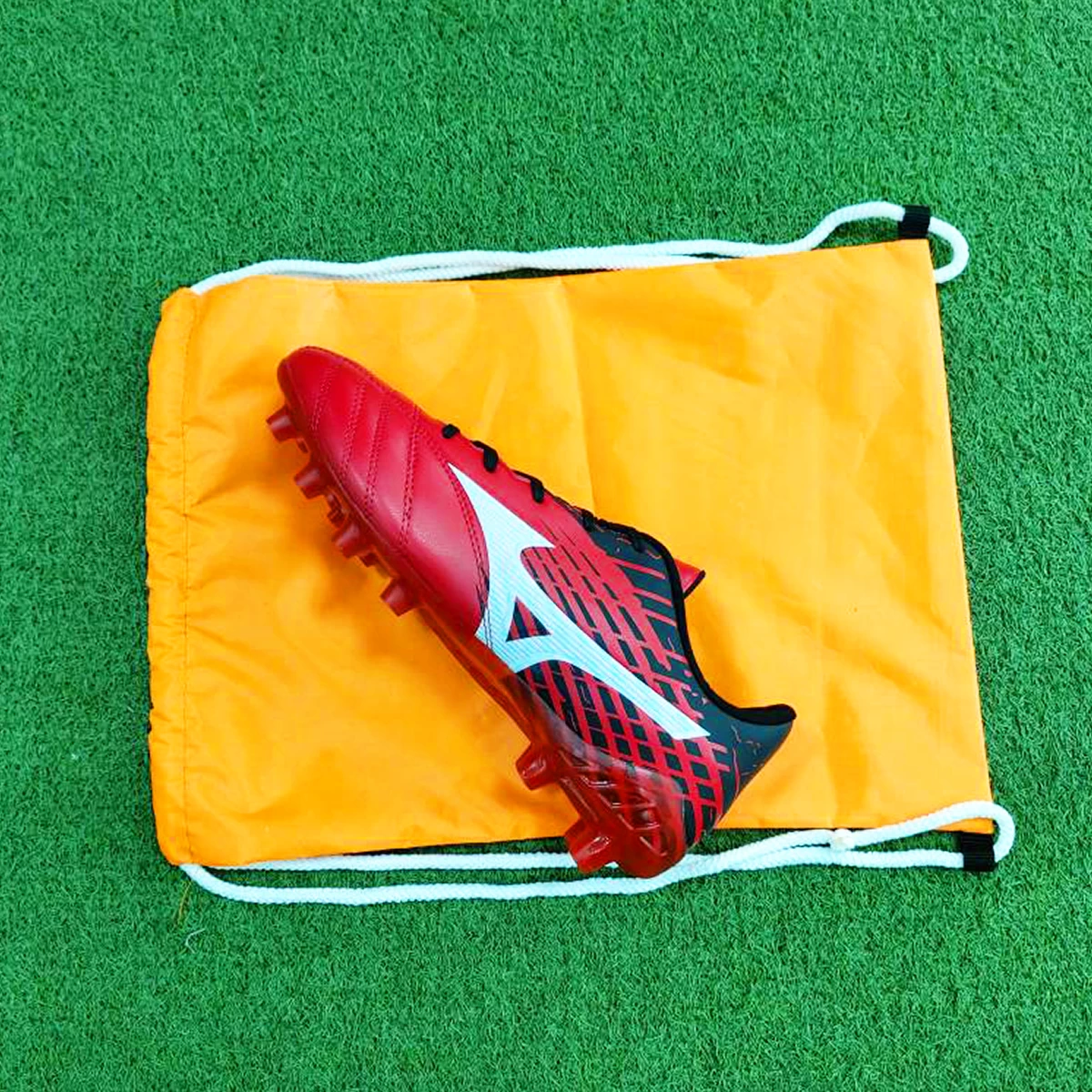 کفش فوتبال میزانو طرح اصلی Mizuno Morelia FG MG Red Black