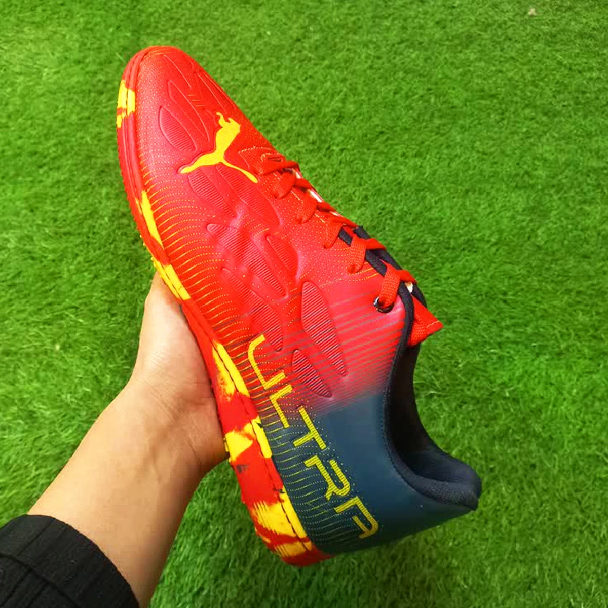 کفش فوتسال پوما الترا طرح اصلی Puma Ultra IC Red Yellow