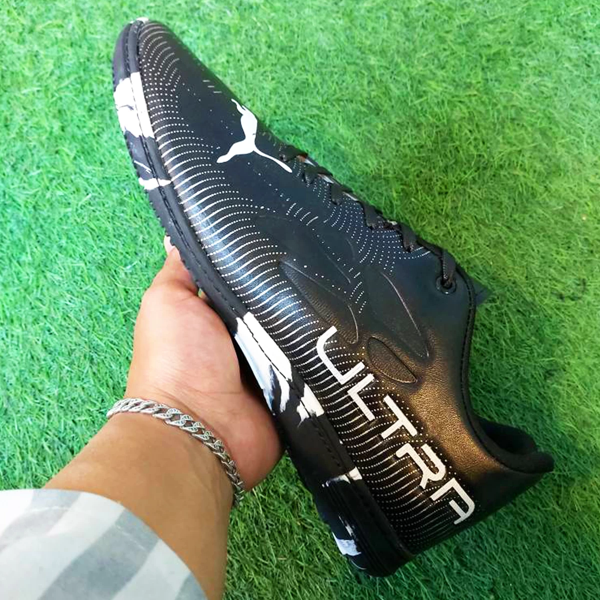 کفش فوتسال پوما طرح اصلی Puma Ultra IC Black White