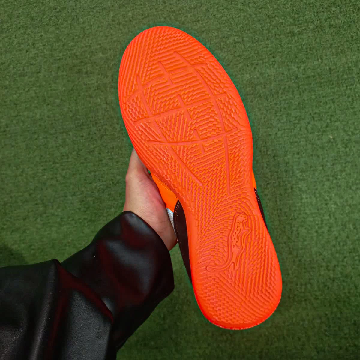کفش فوتسال اتلتا طرح اصلی Athleta O-Rei T003 IC White Orange