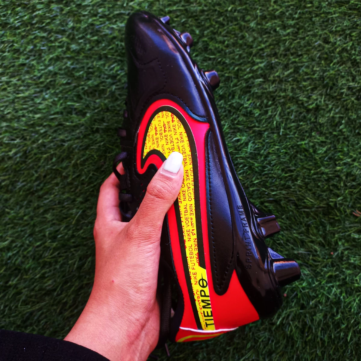 کفش فوتبال نایک تمپو Nike Tiempo Black Yellow