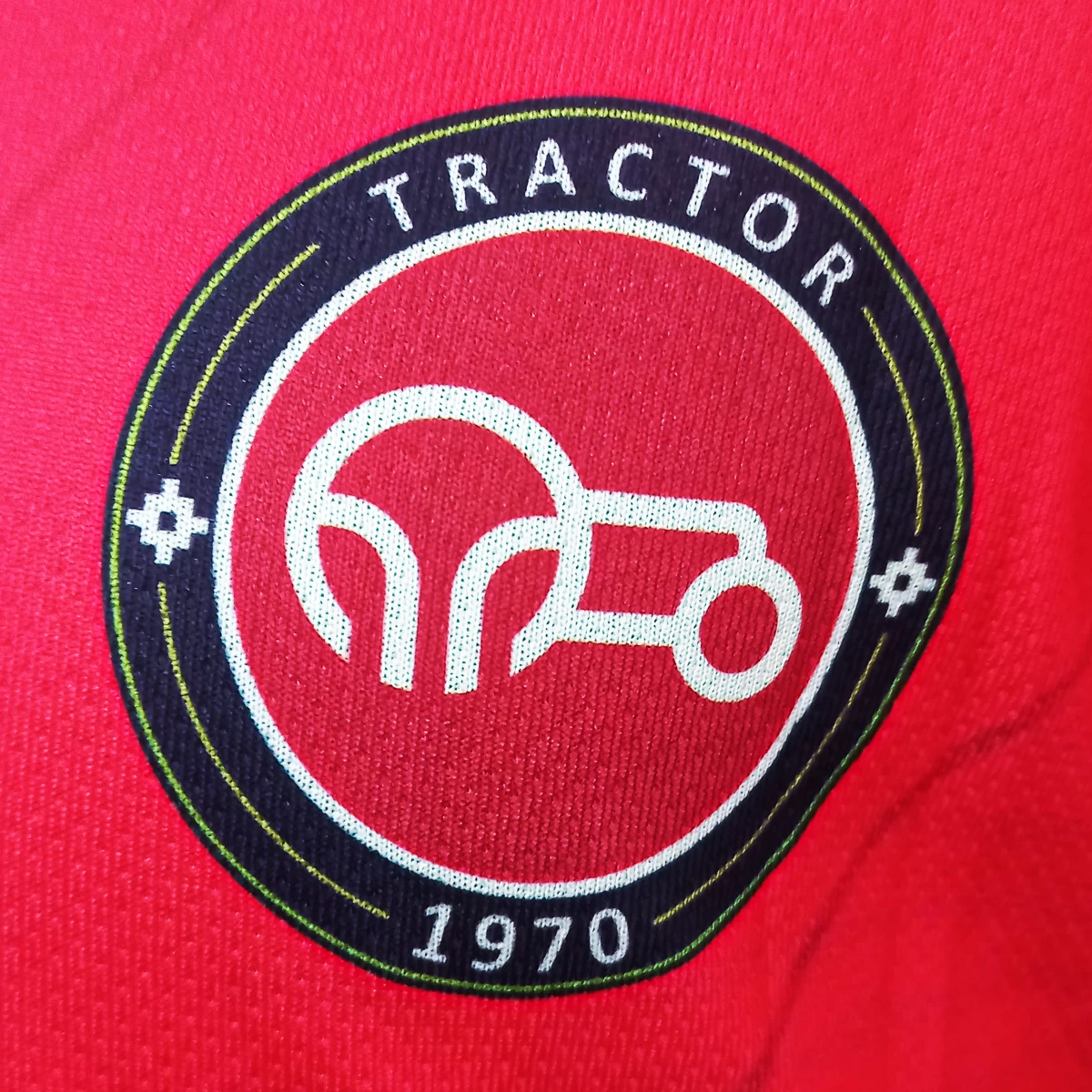 پیراهن و شورت اول تراکتورسازی تبریز نام ترابی Tractor Home  2024-25 Kit