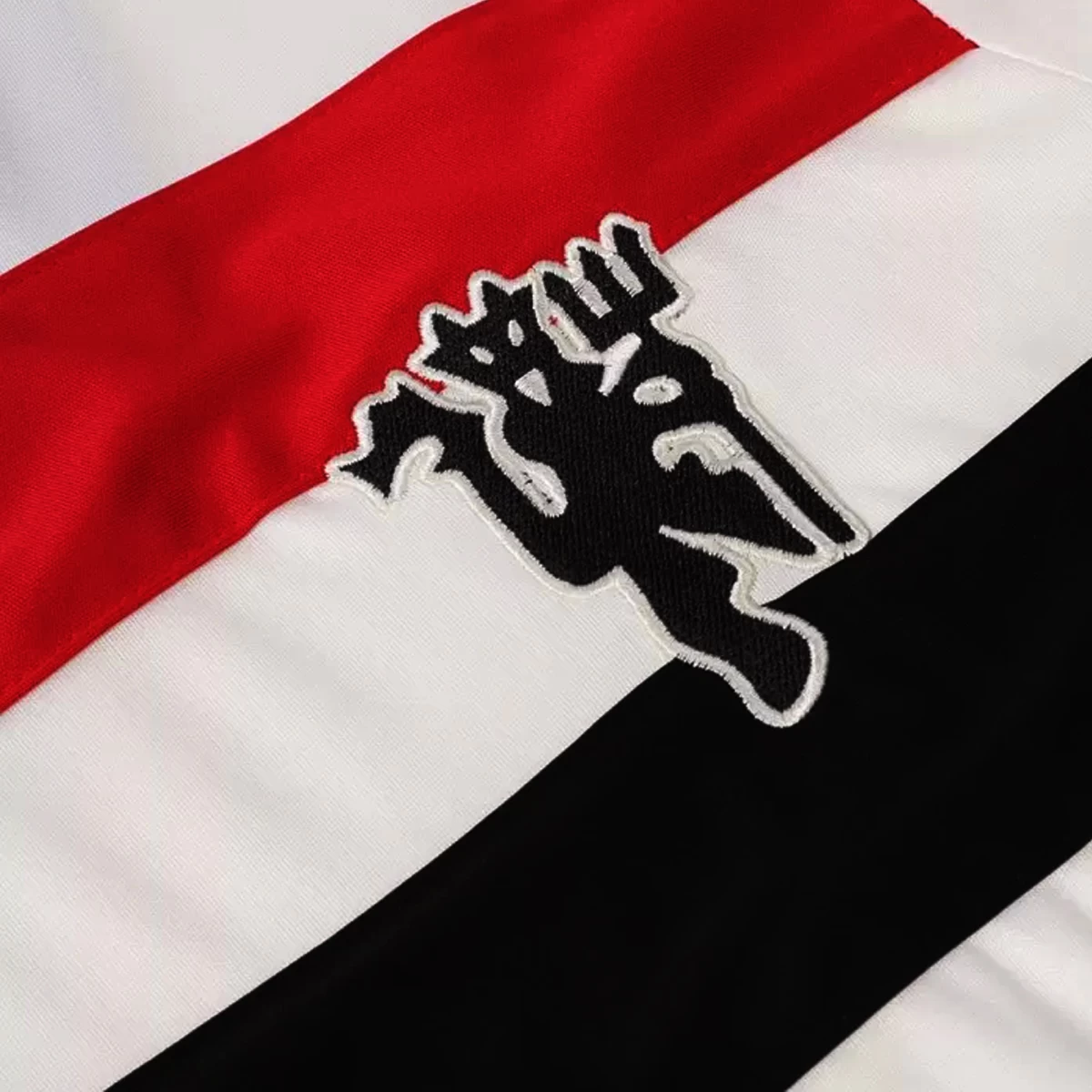 لباس شورت سوم منچستر یونایتد Manchester United Third 2024-25 Kit