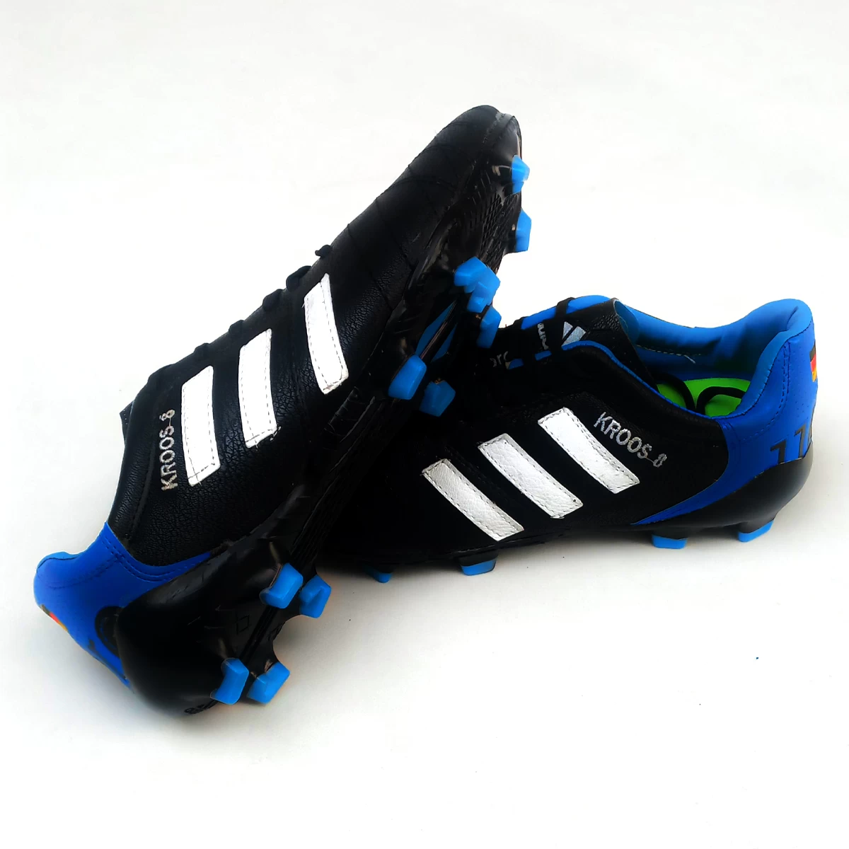 کفش فوتبال آدیداس کروس Adidas Black White Blue