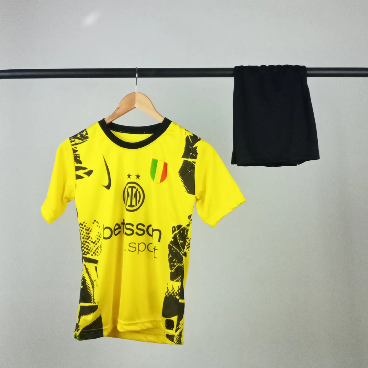 پیراهن و شورت سوم اینترمیلان با نام مهدی طارمی Inter Milan Third 2024-25 Kit